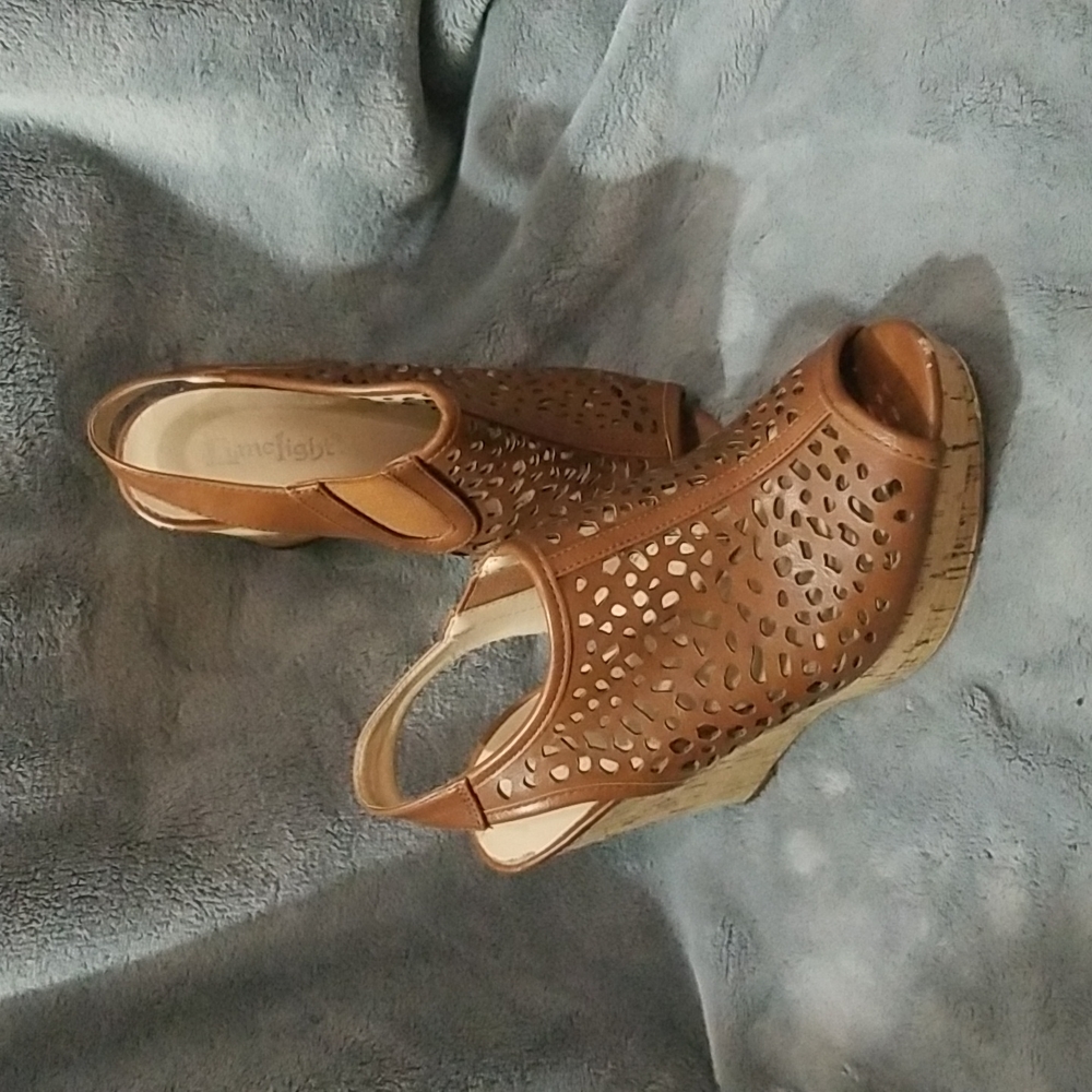 Tan detailed wedges cut out